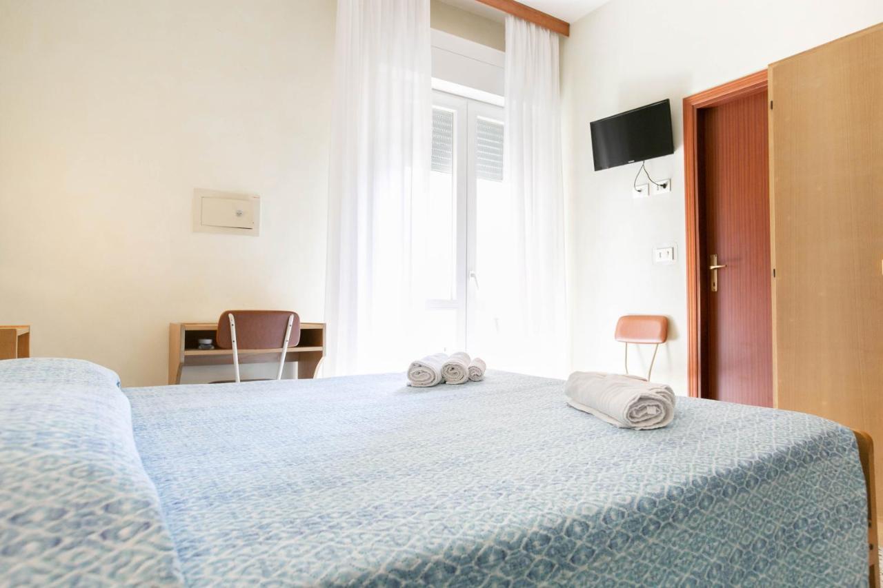 Hotel Ischia Rimini Bagian luar foto