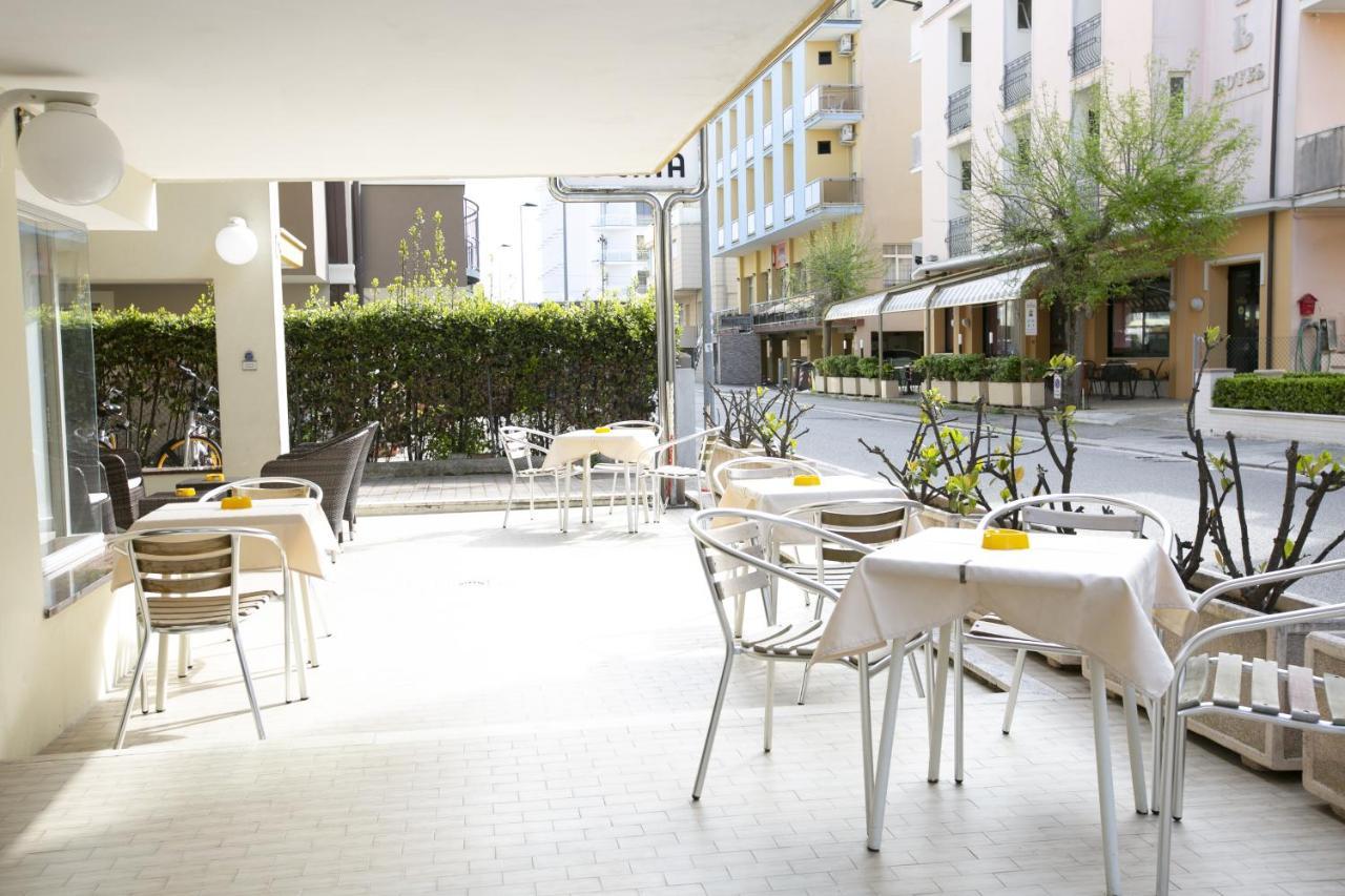 Hotel Ischia Rimini Bagian luar foto