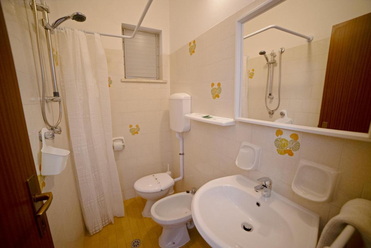 Hotel Ischia Rimini Bagian luar foto