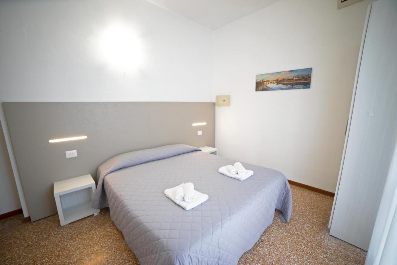 Hotel Ischia Rimini Bagian luar foto